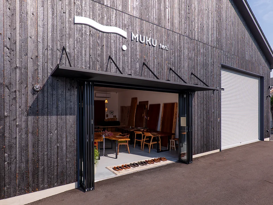 天然無垢の天板。