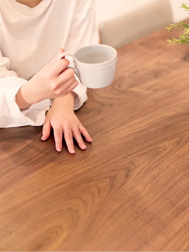 天然無垢の天板。