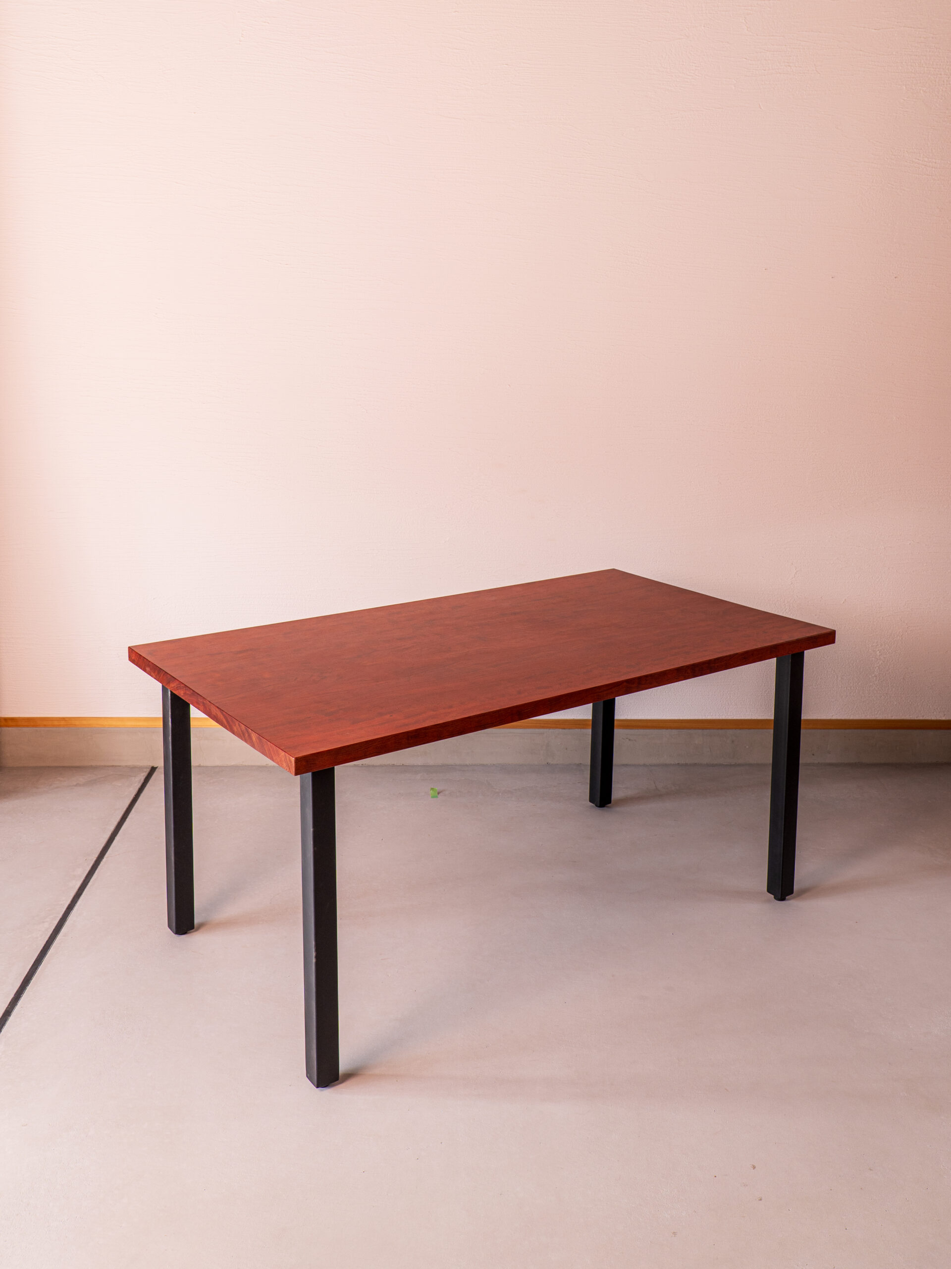 ブビンガ-テーブル